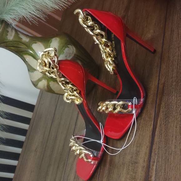 Heels - Picture 3 of 7